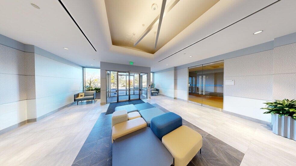 More Photos Of 9100 E Panorama Dr, Englewood Office For Lease