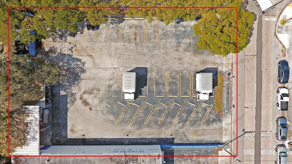 More Photos Of 2044 NW 22nd St, Miami Warehouse For Lease