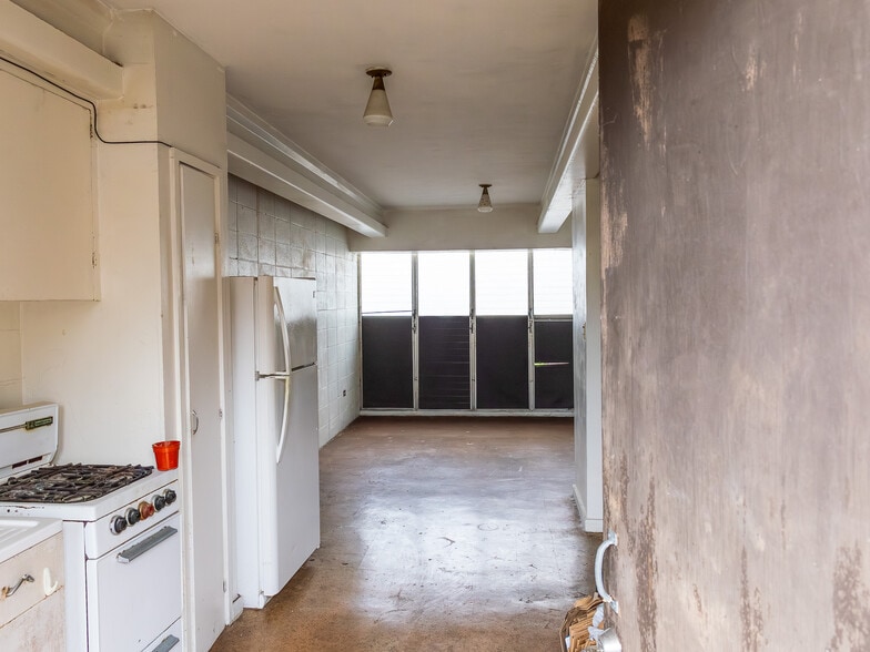 More Photos Of 1420 Wilder Ave, Honolulu Apartments For Sale