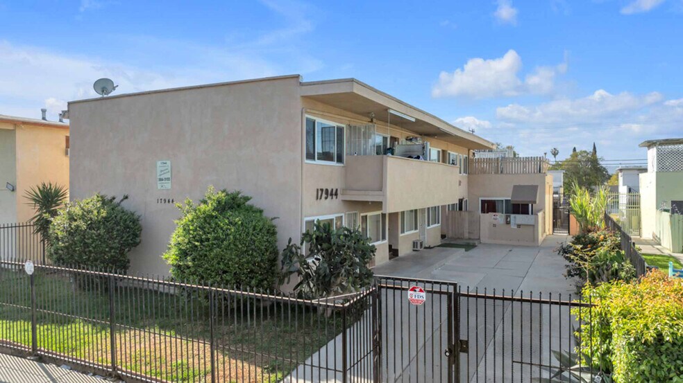 More Photos Of 17944 Schoenborn St, Northridge Apartments For Sale