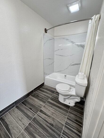 More Photos Of 990 Avenue K, Marrero Hotel For Sale