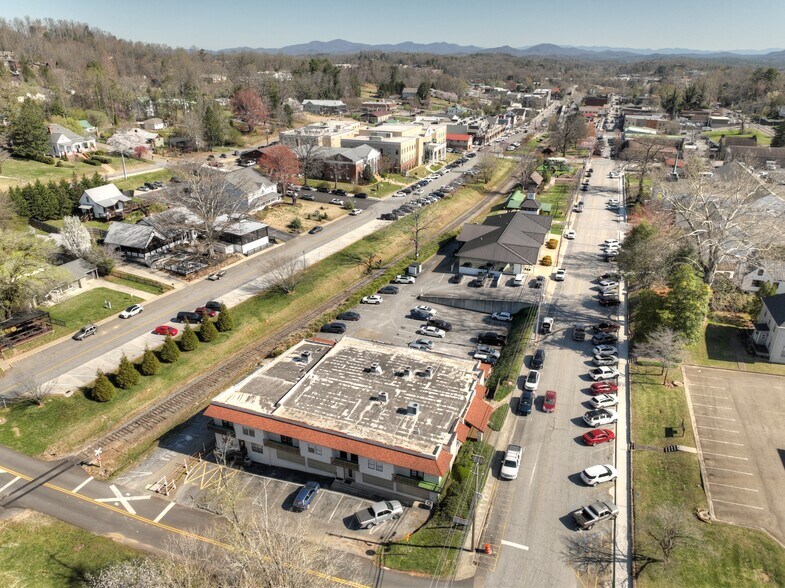 More Photos Of 990 E Main St, Blue Ridge Office For Sale