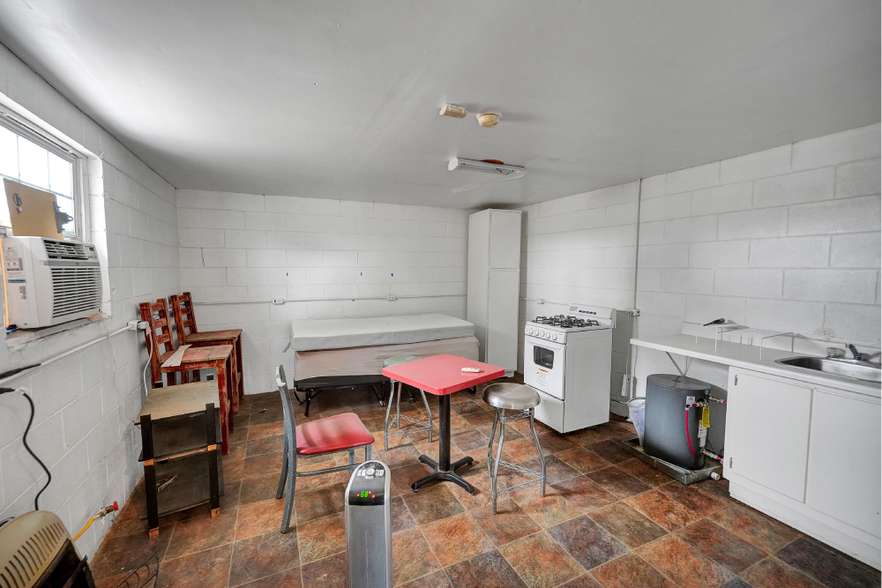 More Photos Of 1509 N Big Spring St, Midland Loft Creative Space For Sale