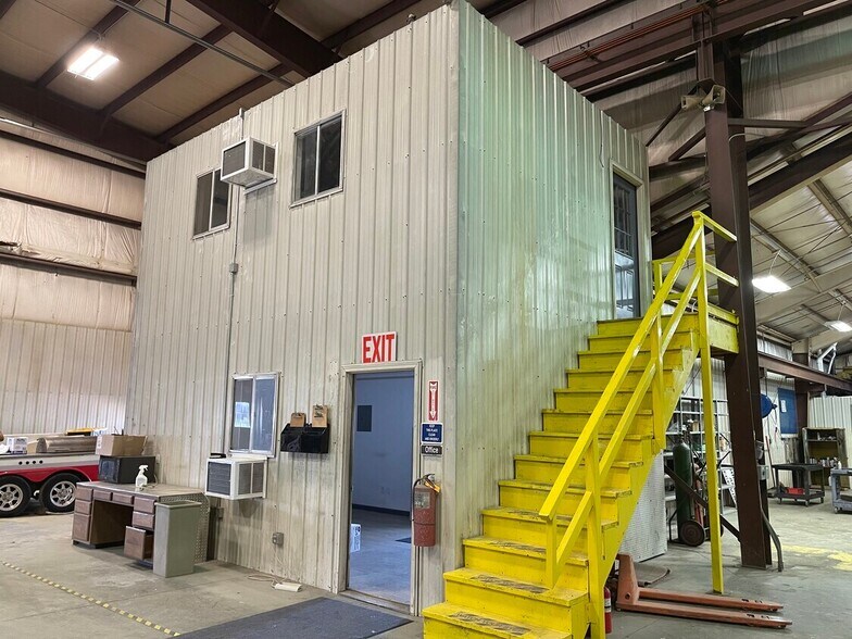 More Photos Of 555 N Center St, Casper Service For Sale
