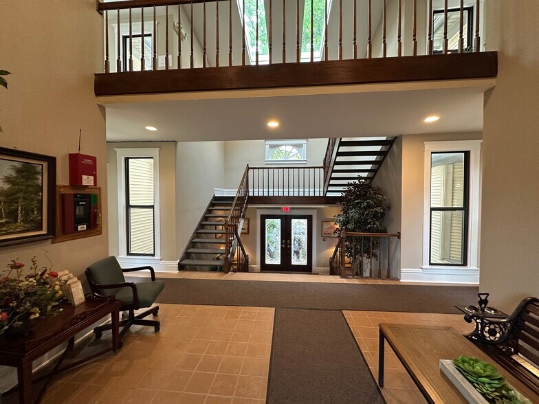 More Photos Of 121 N Washington St, Naperville Medical For Sale