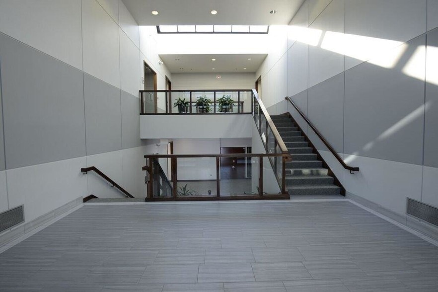 More Photos Of 10001 Derekwood Ln, Lanham Office For Lease