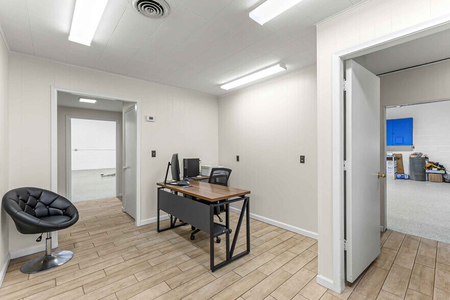 More Photos Of 22711 Dequindre Rd, Hazel Park Warehouse For Sale