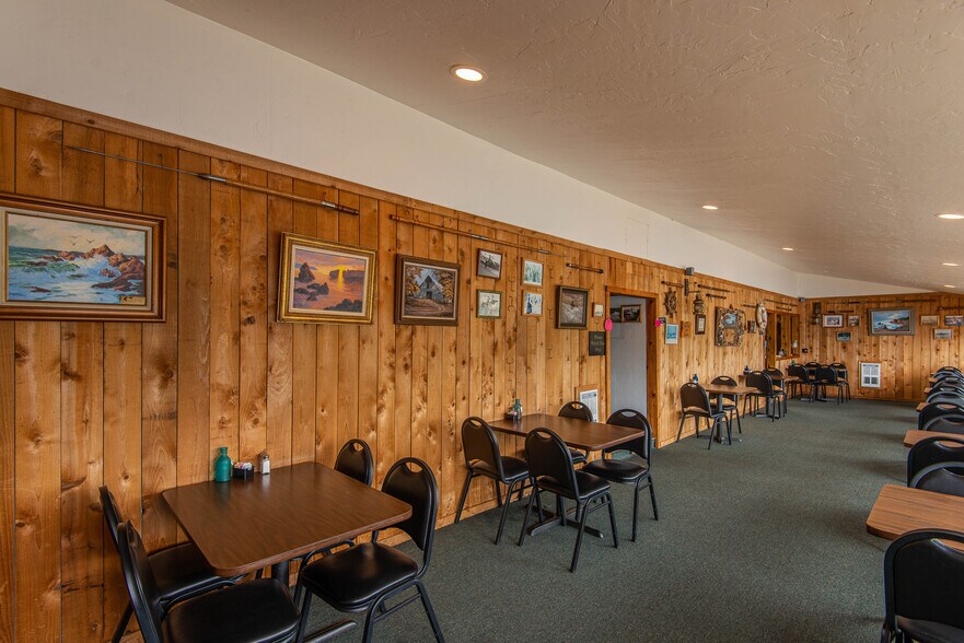 More Photos Of 142 Bay Front Loop, Winchester Bay General Retail For Sale