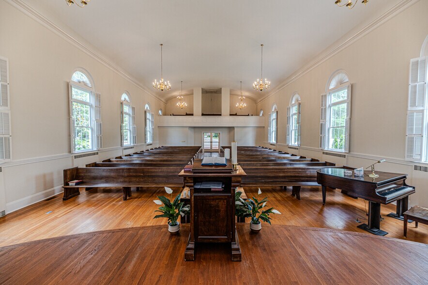 More Photos Of 211 Main st, Broadway Religious Facility For Sale