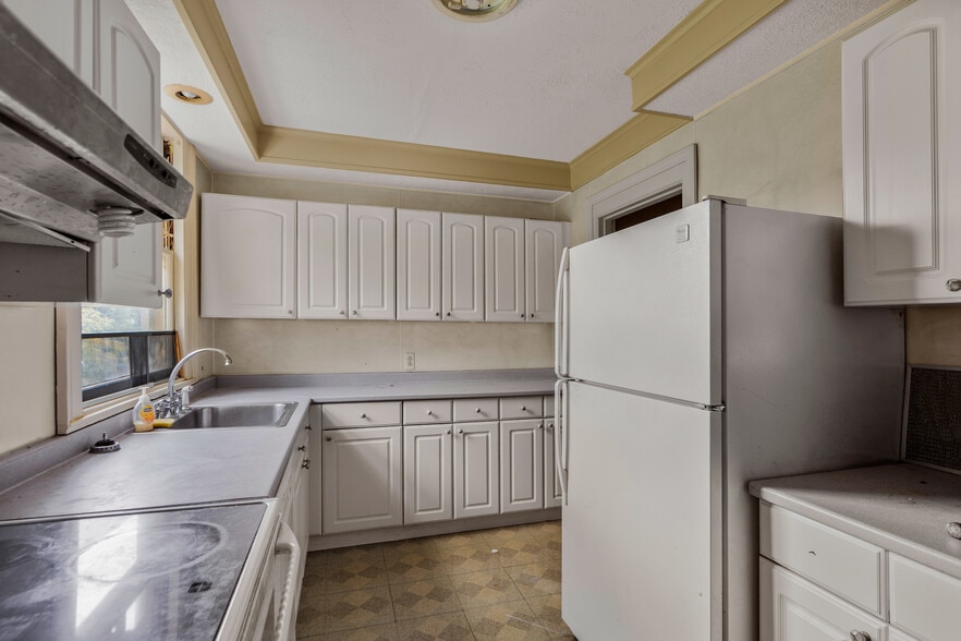 More Photos Of 76 Prospect St, Vernon Funeral Home For Sale