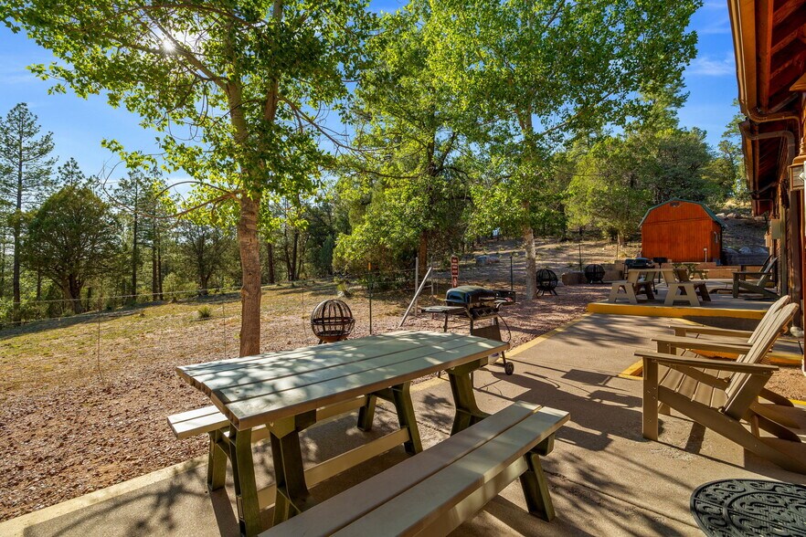 More Photos Of 1022 S Hunter Creek Dr, Payson Hotel For Sale