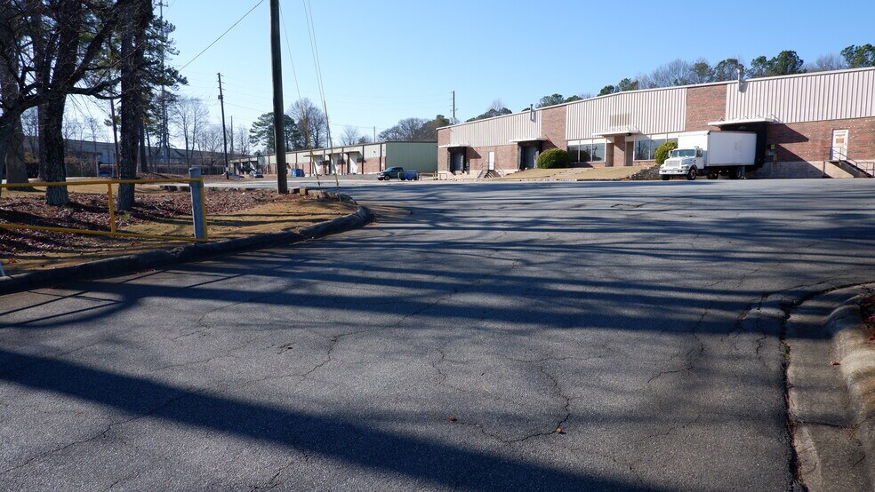 More Photos Of 1145 Hayes Industrial Dr, Marietta Distribution For Lease