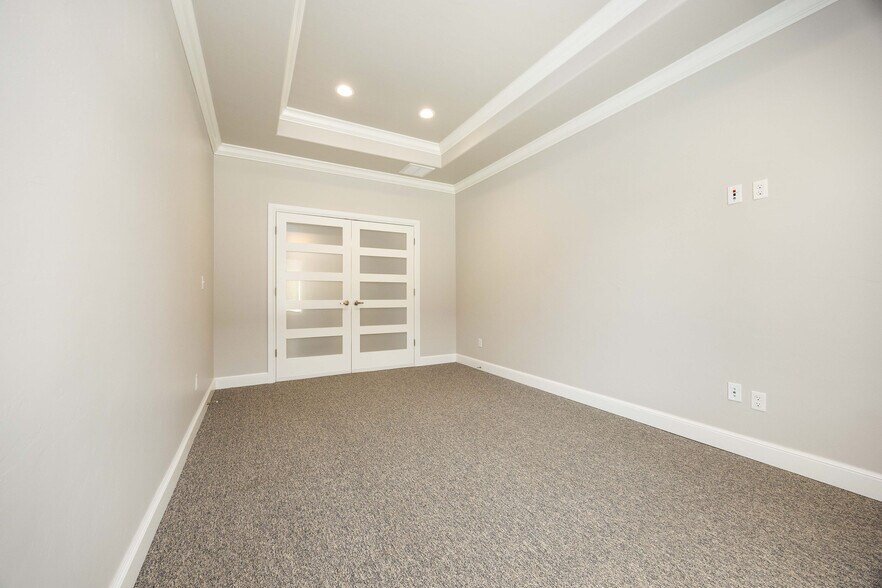 More Photos Of 2600 Covell Village Dr, Edmond Office For Lease