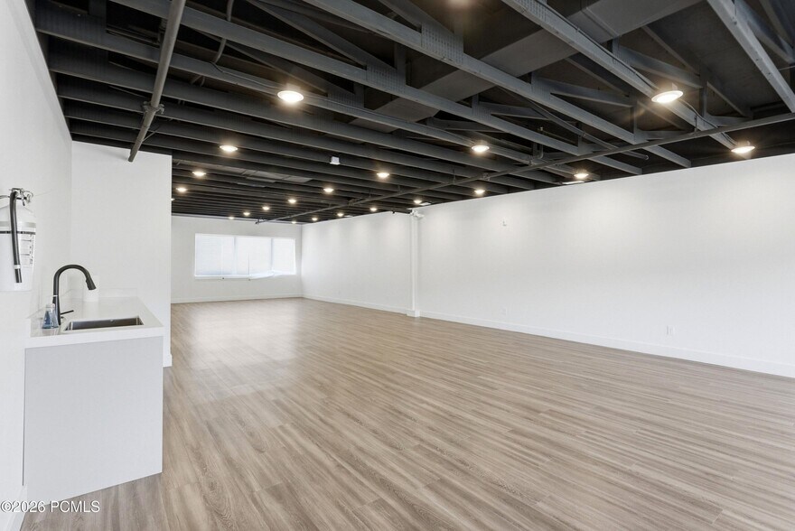 More Photos Of 4518 Forestdale Dr, Park City Office Residential For Lease