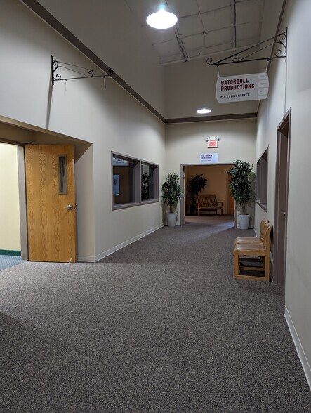 More Photos Of 1600 E Lincoln Hwy, Dekalb Light Manufacturing For Lease