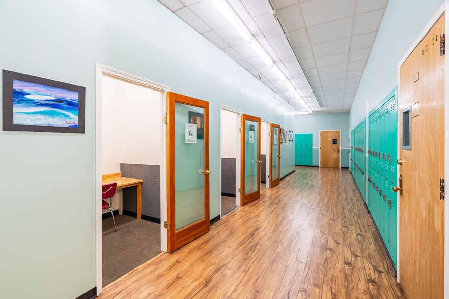 More Photos Of 2911 N San Fernando Rd, Los Angeles Schools For Lease