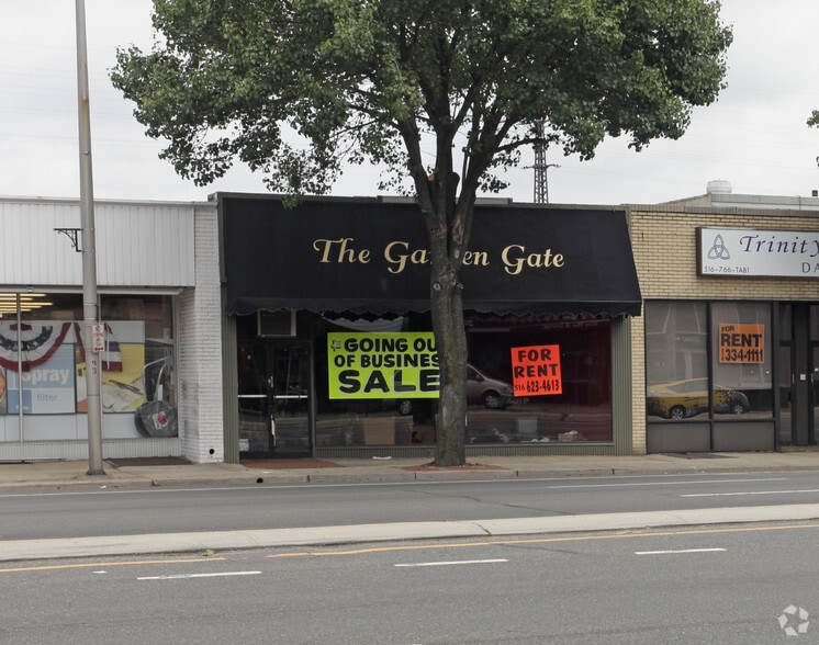More Photos Of 313-323 Sunrise Hwy, Rockville Centre Storefront For Lease
