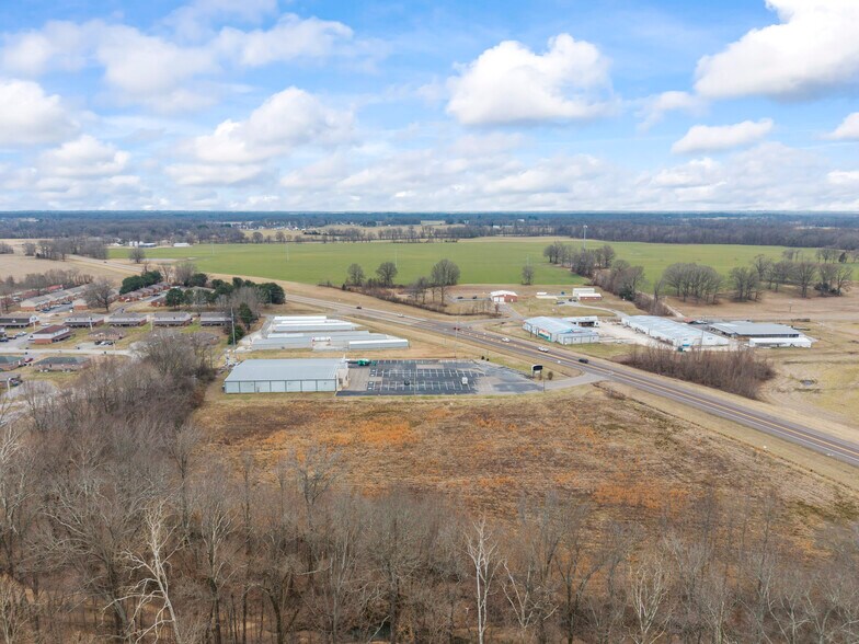 More Photos Of 4200 Skyhawk Pky, Martin Supermarket For Lease