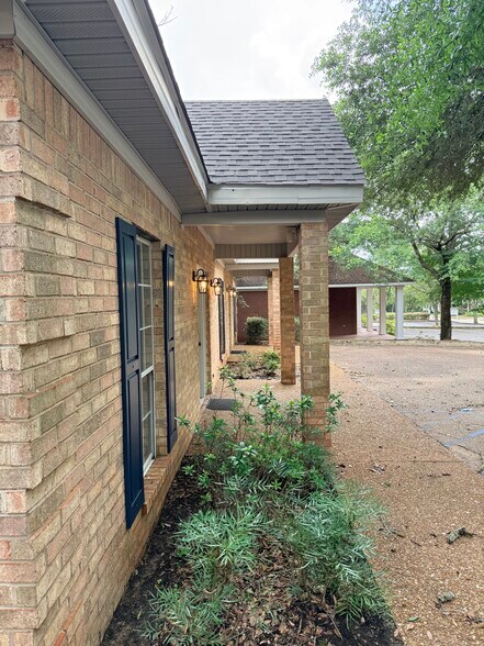 More Photos Of 6313 Piccadilly Square Dr, Mobile Office For Sale