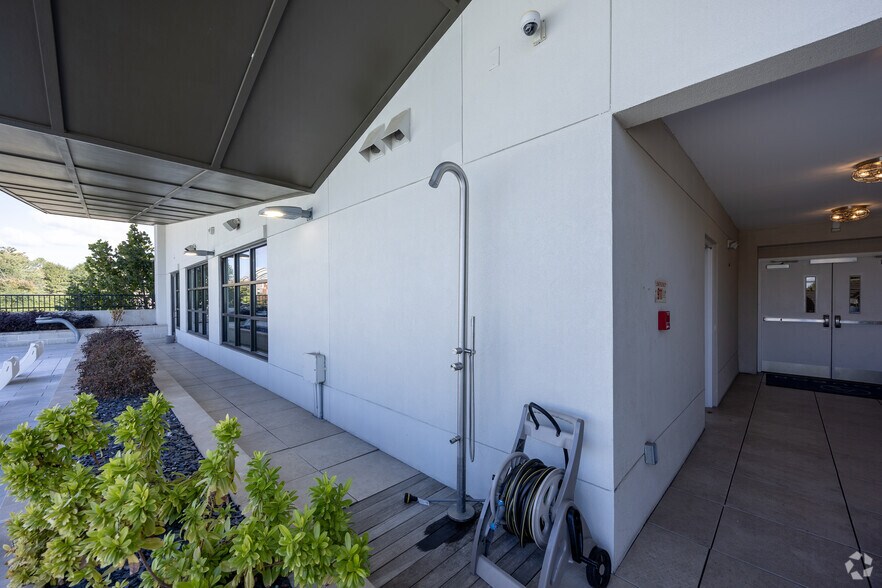 More Photos Of 6050 Roswell Rd NE, Sandy Springs Apartments For Lease