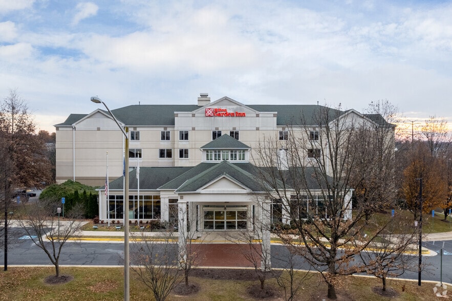 More Photos Of 3950 Fair Ridge Dr, Fairfax Hotel For Sale