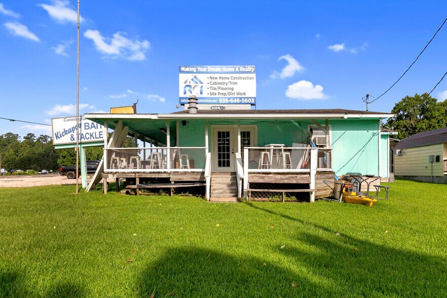 More Photos Of 13050 U.S. 190 hwy, Onalaska Freestanding For Sale