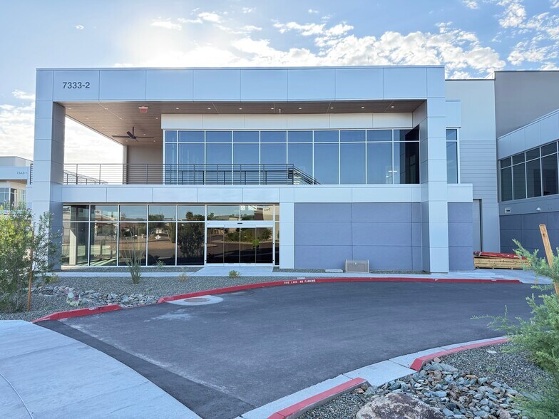 More Photos Of 7333 E Helm Dr, Scottsdale Airplane Hangar For Lease