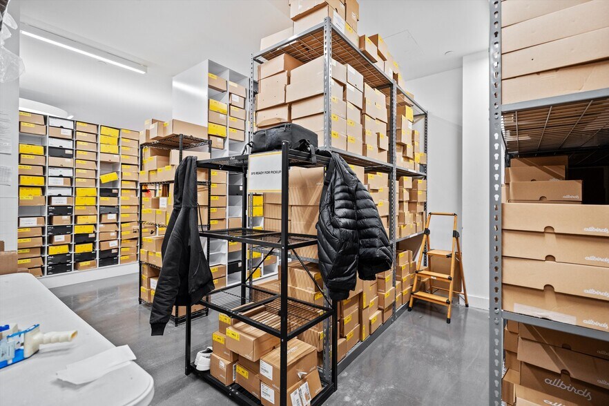 More Photos Of 3135 M St NW, Washington Storefront For Lease