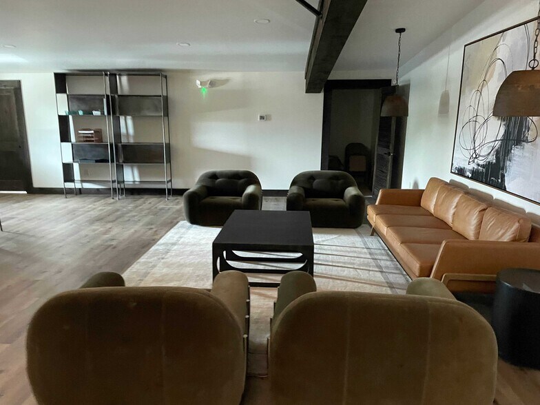 More Photos Of 10091 Blue Ridge Dr, Blue Ridge Storefront Retail Office For Sale