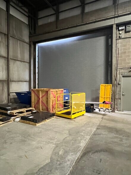 More Photos Of 3400 N Topeka St, Wichita Warehouse For Lease