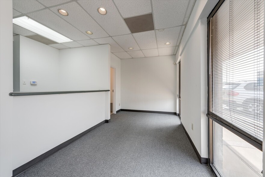 More Photos Of 2701 Osler Dr, Grand Prairie Medical For Sale