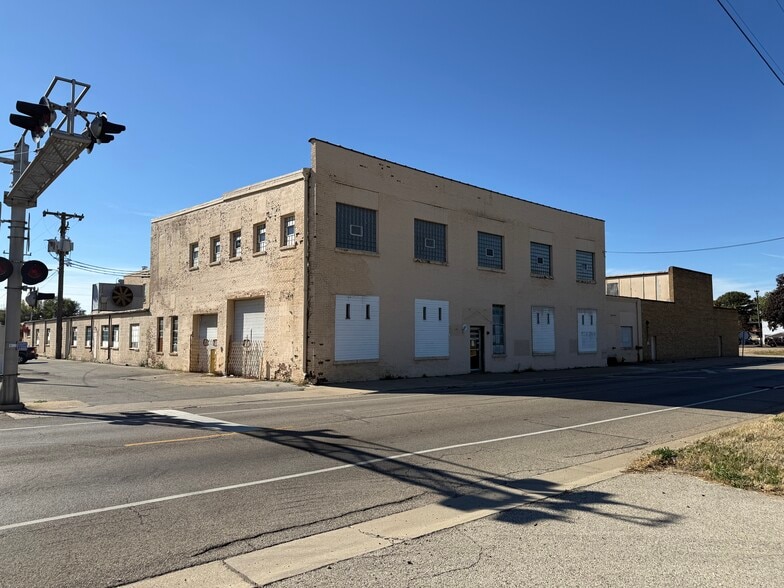 More Photos Of 1827 Broadway, Rockford Food Processing For Sale