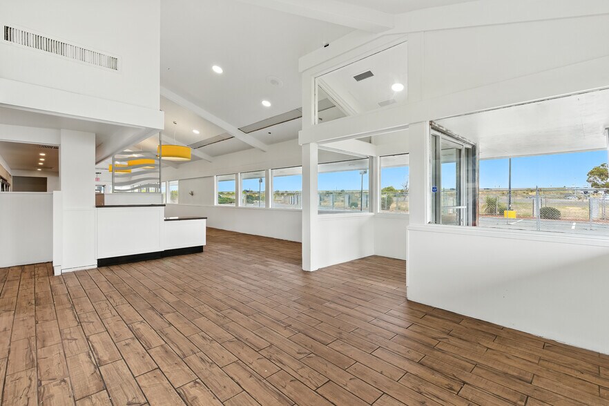 More Photos Of 4355 Sonoma Blvd, Vallejo Restaurant For Sale