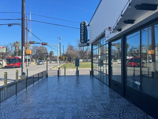 More Photos Of 1126 N Saint Marys St, San Antonio Unknown For Lease