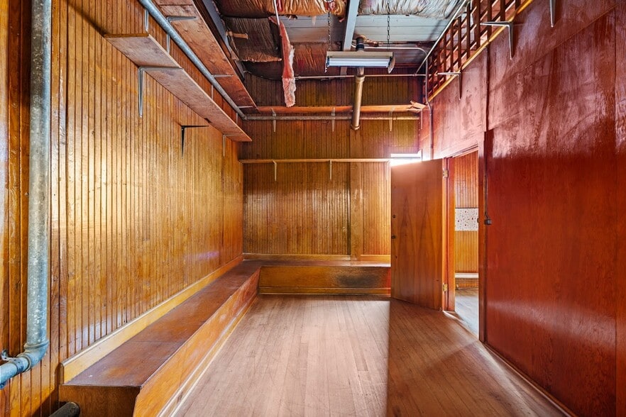 More Photos Of 1637 Acushnet Ave, New Bedford Freestanding For Sale