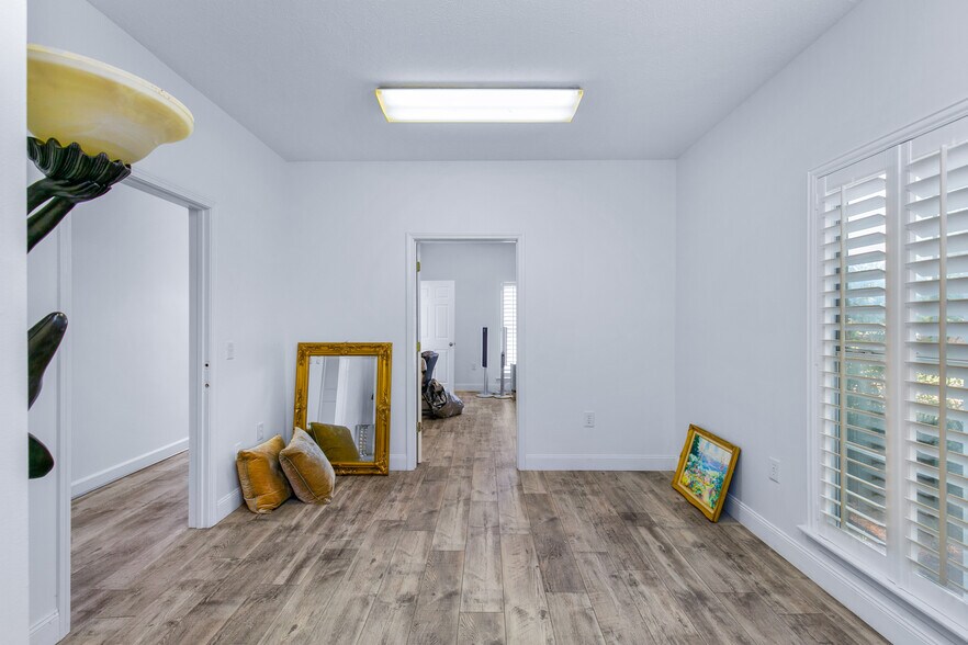 More Photos Of 407 Orchard Park, Ridgeland Office Residential For Sale
