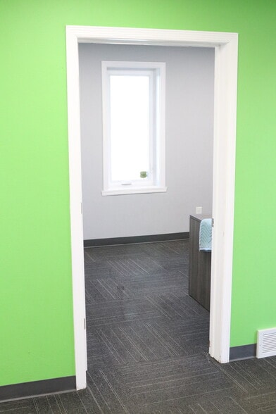 More Photos Of 4583 American Road rd, Rockford Flex For Lease