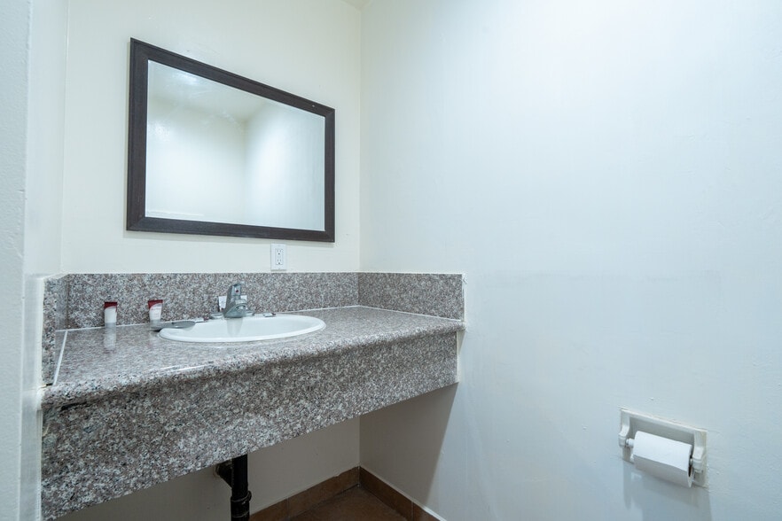 More Photos Of 9515 Folsom Blvd, Sacramento Hotel For Sale