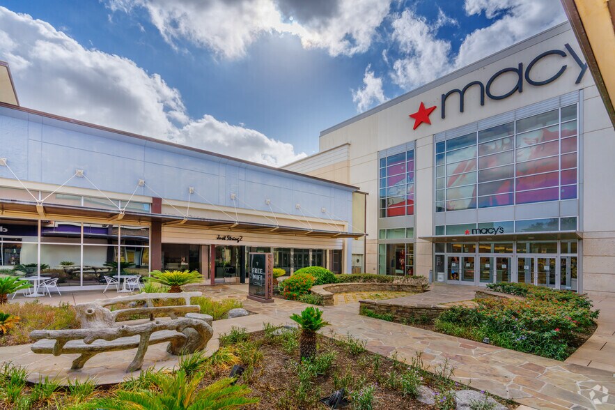 More Photos Of 15900 La Cantera Pky, San Antonio Unknown For Lease