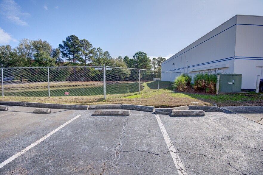 More Photos Of 6600 Youngerman Cir, Jacksonville Unknown For Lease