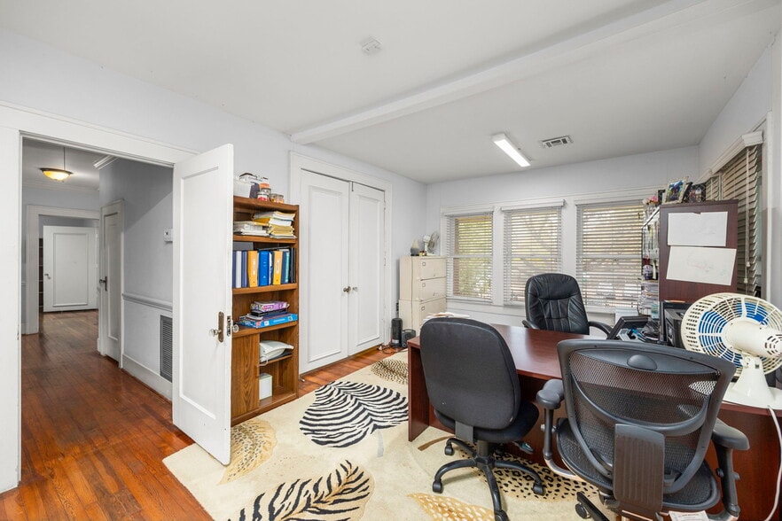 More Photos Of 708 Sul Ross St, Houston Office Residential For Sale