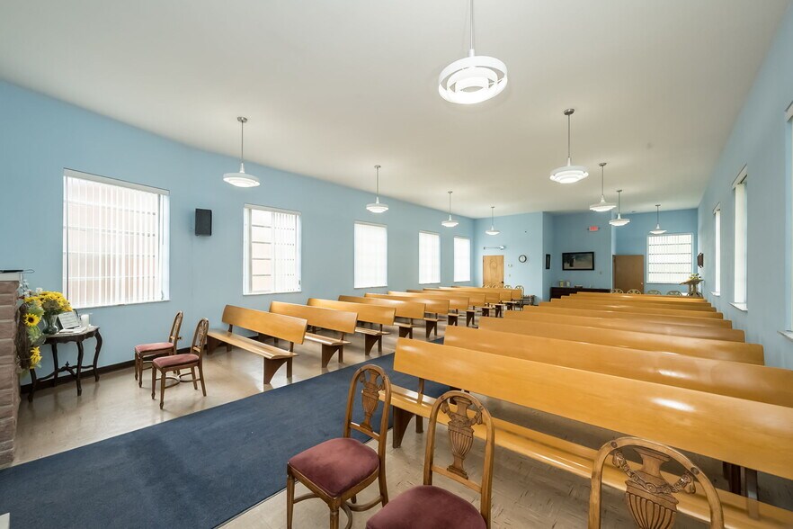More Photos Of 6026 S Kingshighway Blvd, Saint Louis Religious Facility For Sale