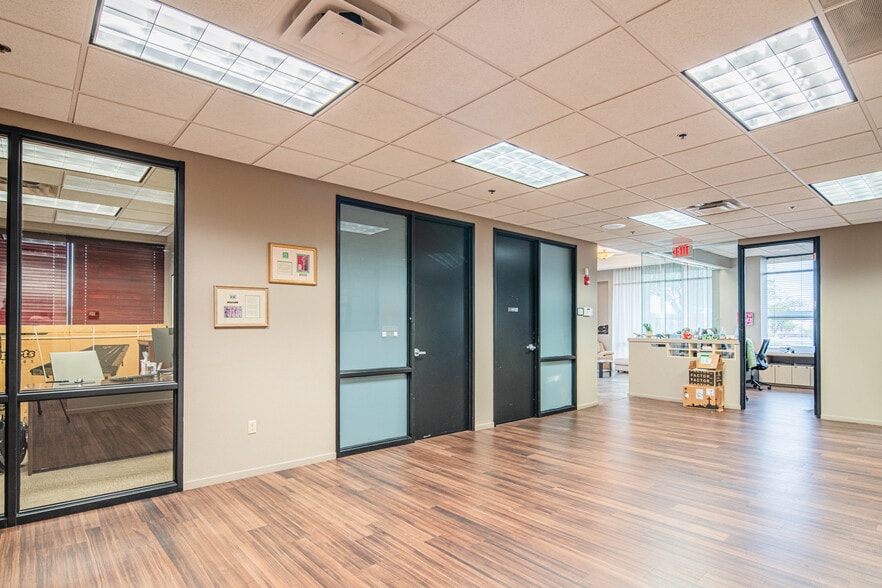 More Photos Of 12515 W Bell Rd, Surprise Office For Lease