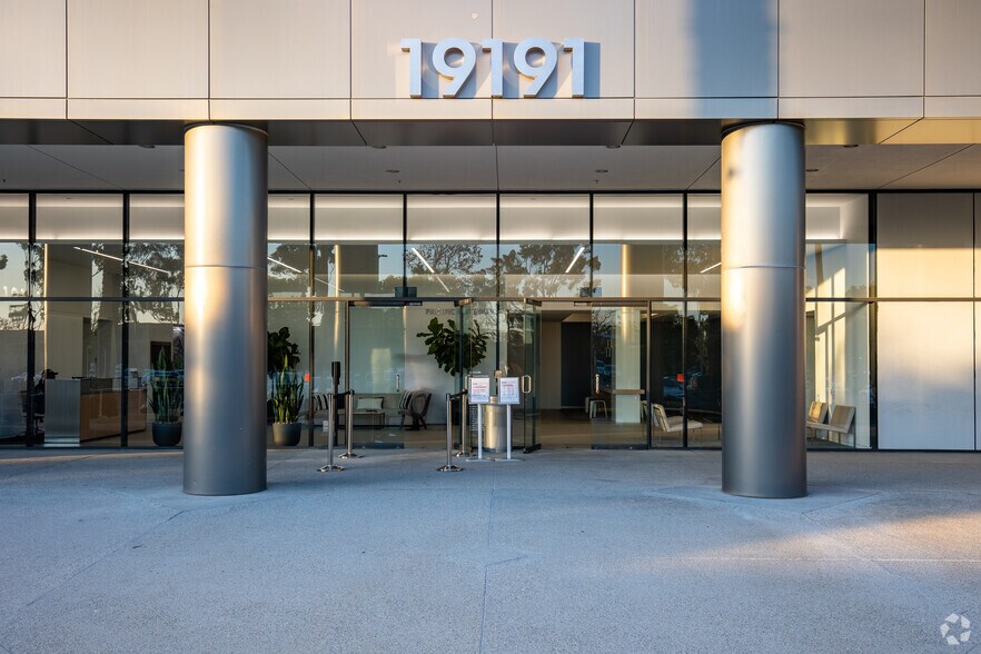More Photos Of 19191 S Vermont Ave, Torrance Office For Sale