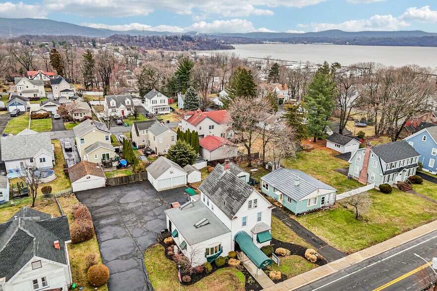 More Photos Of 43 E Main St, Stony Point Specialty For Sale