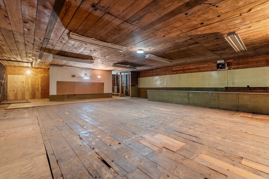 More Photos Of 121452 State Hwy 101, Orick Office For Sale