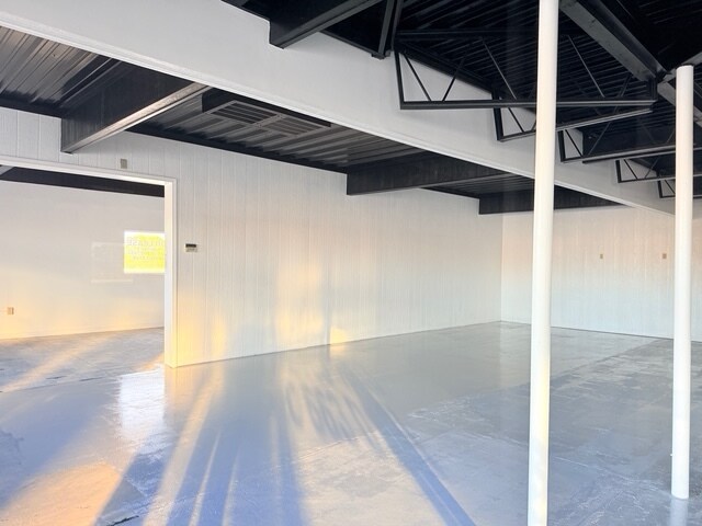 More Photos Of 430 J M Lindsay Blvd, Lindsay Freestanding For Lease