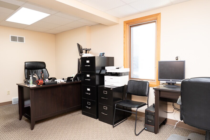 More Photos Of 1548 W Maumee St, Adrian Office For Sale
