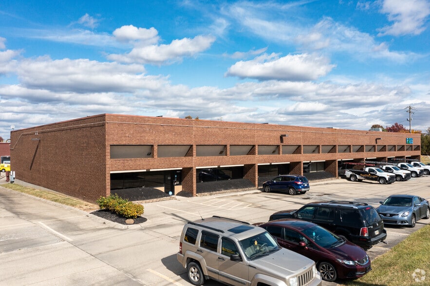 More Photos Of 754 Cincinnati Batavia Pike, Cincinnati Flex For Sale