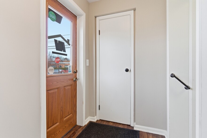 More Photos Of 2860 Noble Rd, Cleveland Office For Sale